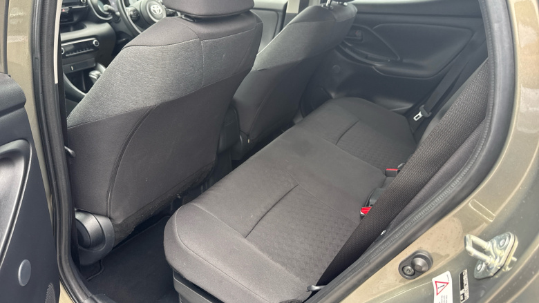 Toyota Yaris 1.5 Hybrid Design 5dr CVT Hybrid Hatchback